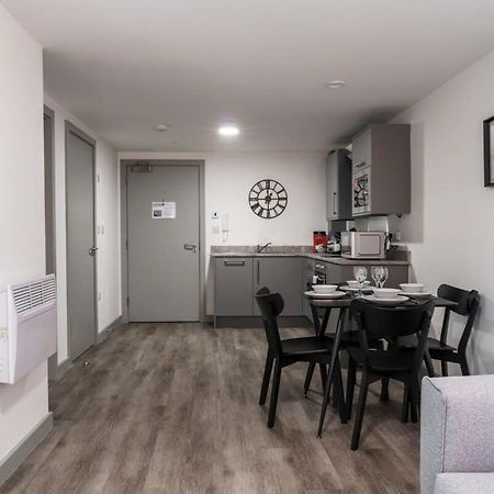 Contemporary 1 Bed Apartment In Liverpool Centre Экстерьер фото